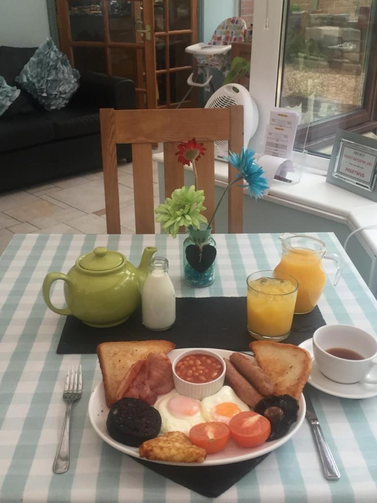 Ashbrook Bed And Breakfast Llandudno Luaran gambar